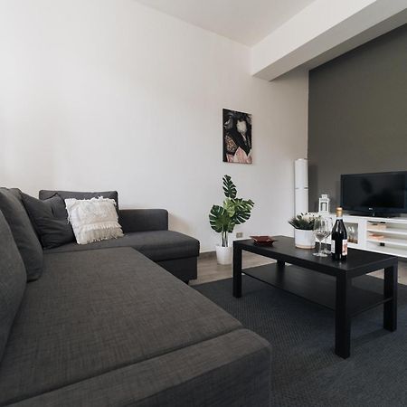 Grey'S Apartment 卡塔尼亚 外观 照片